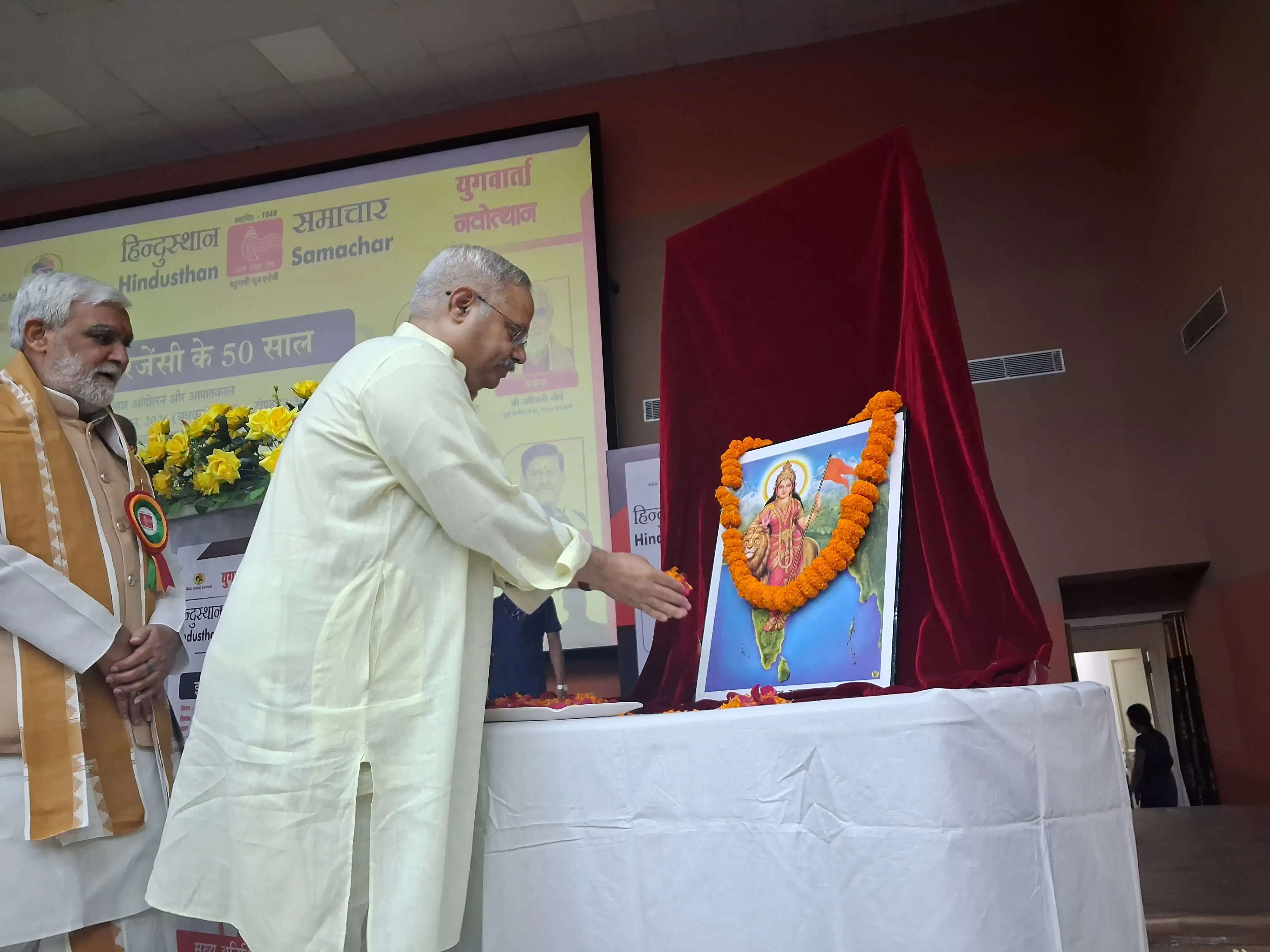 लोकतंत्र की रक्षा में संघ और सामान्य कार्यकर्ताओं की भूमिका अतुलनीय: सुनील आंबेकर