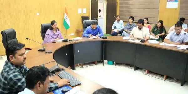 सागर: जनगणना कार्य में लापरवाही पर कलेक्टर ने 5 अधिकारियों को थमाया नोटिस