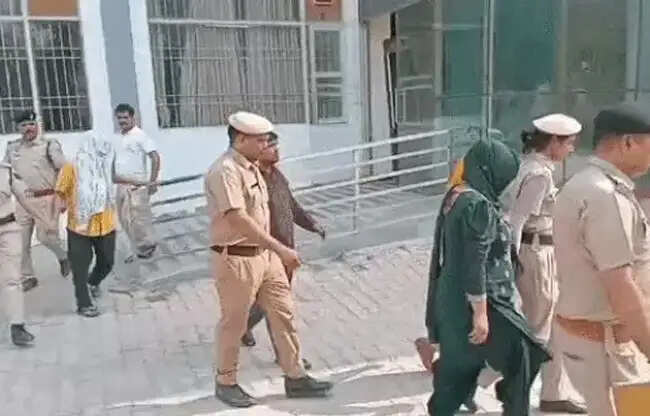 सोनीपत: दुष्कर्म के केस में फंसाने की धमकी देकर 20 लाख मांगे, तीन महिलाओं समेत चार गिरफ्तार