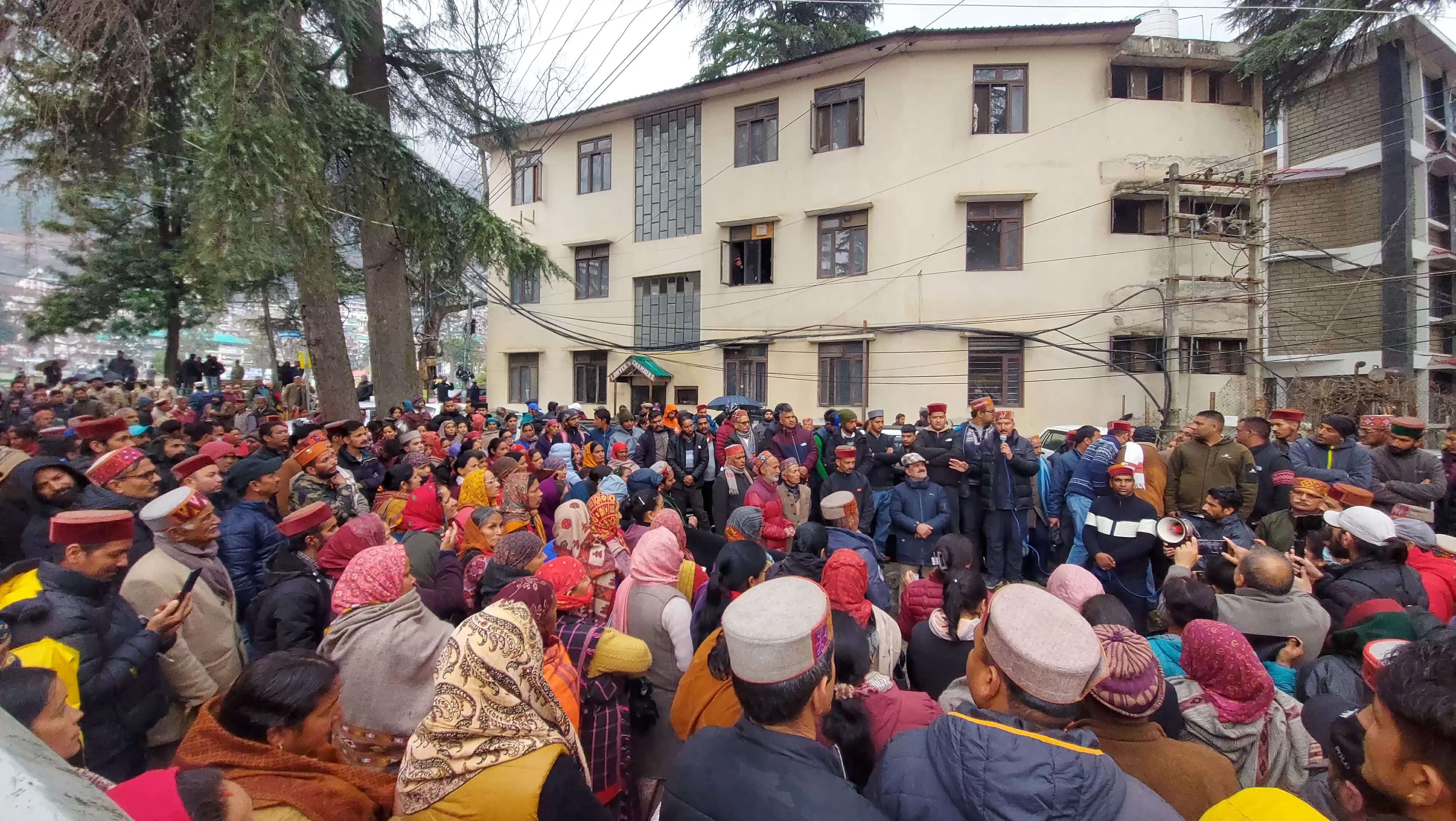 बिजली महादेव रोपवे किसी हाल में नहीं होगा मंजूर : सर चंद