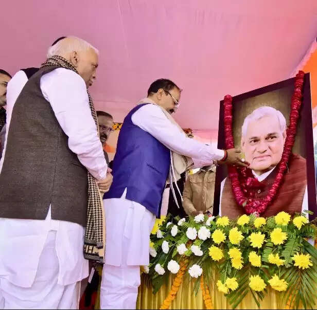 केशव प्रसाद मौर्य ने किया निःशुल्क अटल स्वास्थ्य मेला का शुभारम्भ