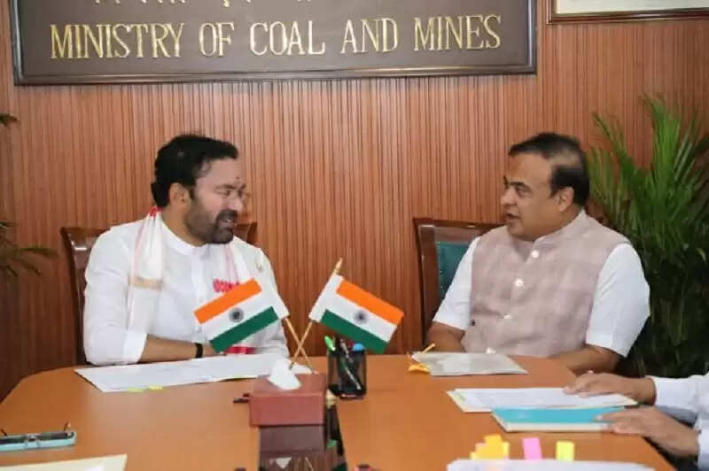 असम के मुख्यमंत्री ने नई दिल्ली में केंद्रीय मंत्रियों संग की बैठक