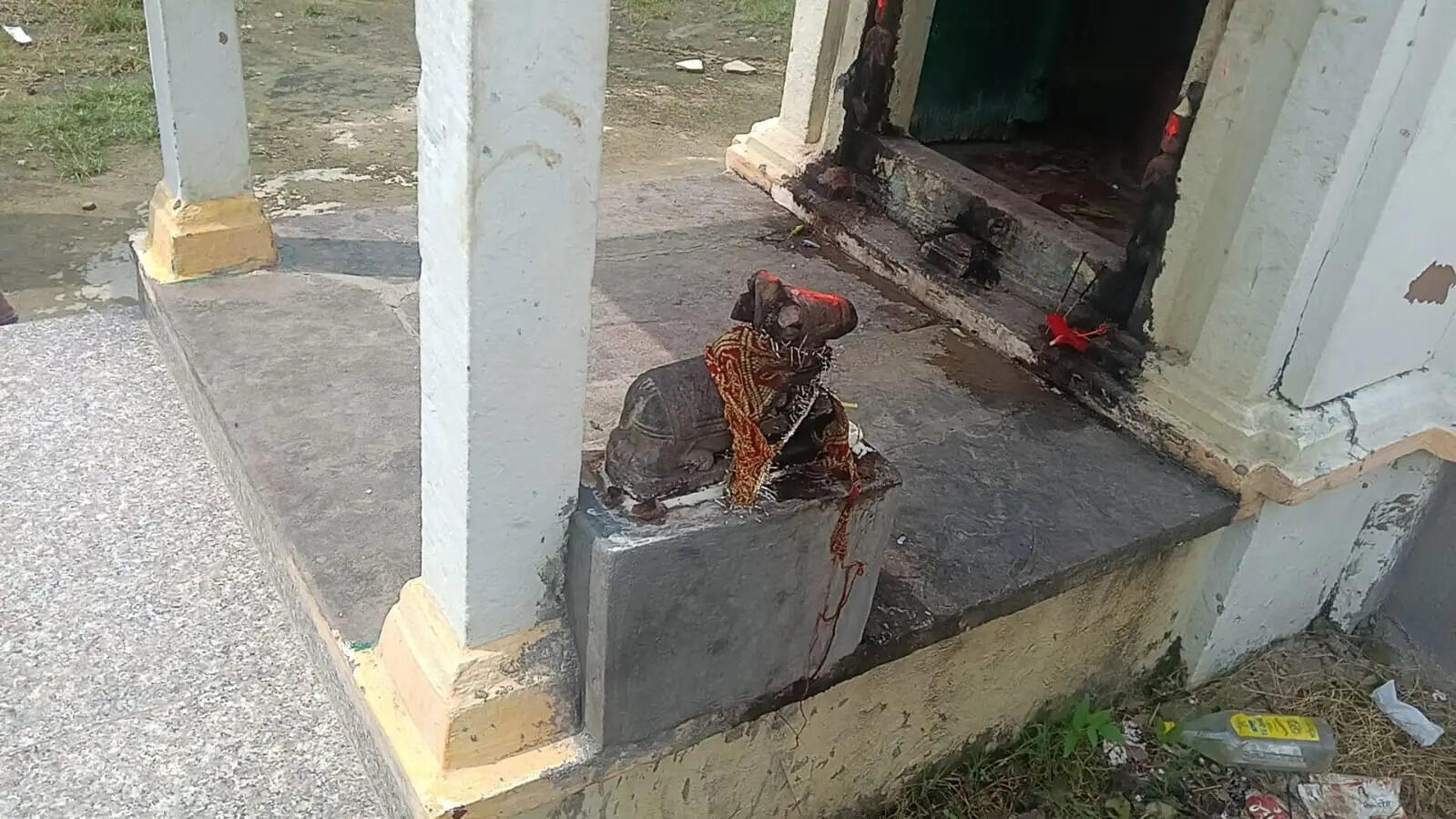डुमाईगढ़ शिव मंदिर में नंदी की प्रतिमा क्षतिग्रस्त, जांच में जुटी पुलिस