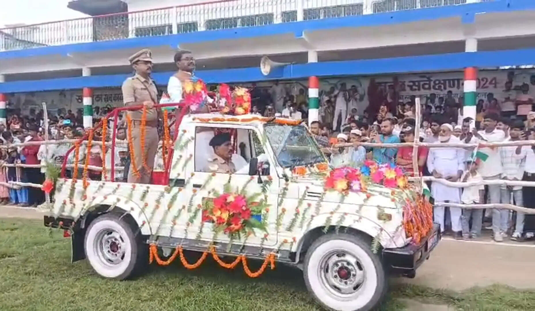 नेताजी सुभाष स्टेडियम में मंत्री डॉ रामचन्द्र प्रसाद ने किया ध्वजारोहण