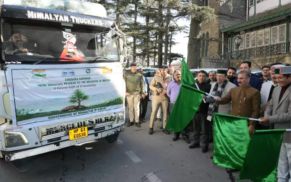 हिमाचल प्रदेश ने भूटान को भेंट किए चिलगोजा के पौधे