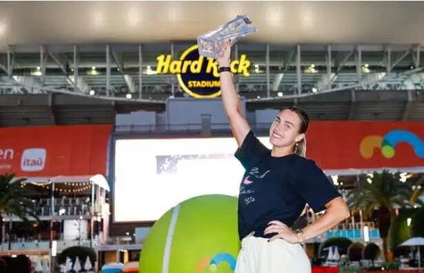 विश्व नंबर-1 आर्यना सबालेंका ने जीता मियामी ओपन 2026 का खिताब, ‘सनशाइन डबल’ जीतने वाली बनीं पांचवीं खिलाड़ी