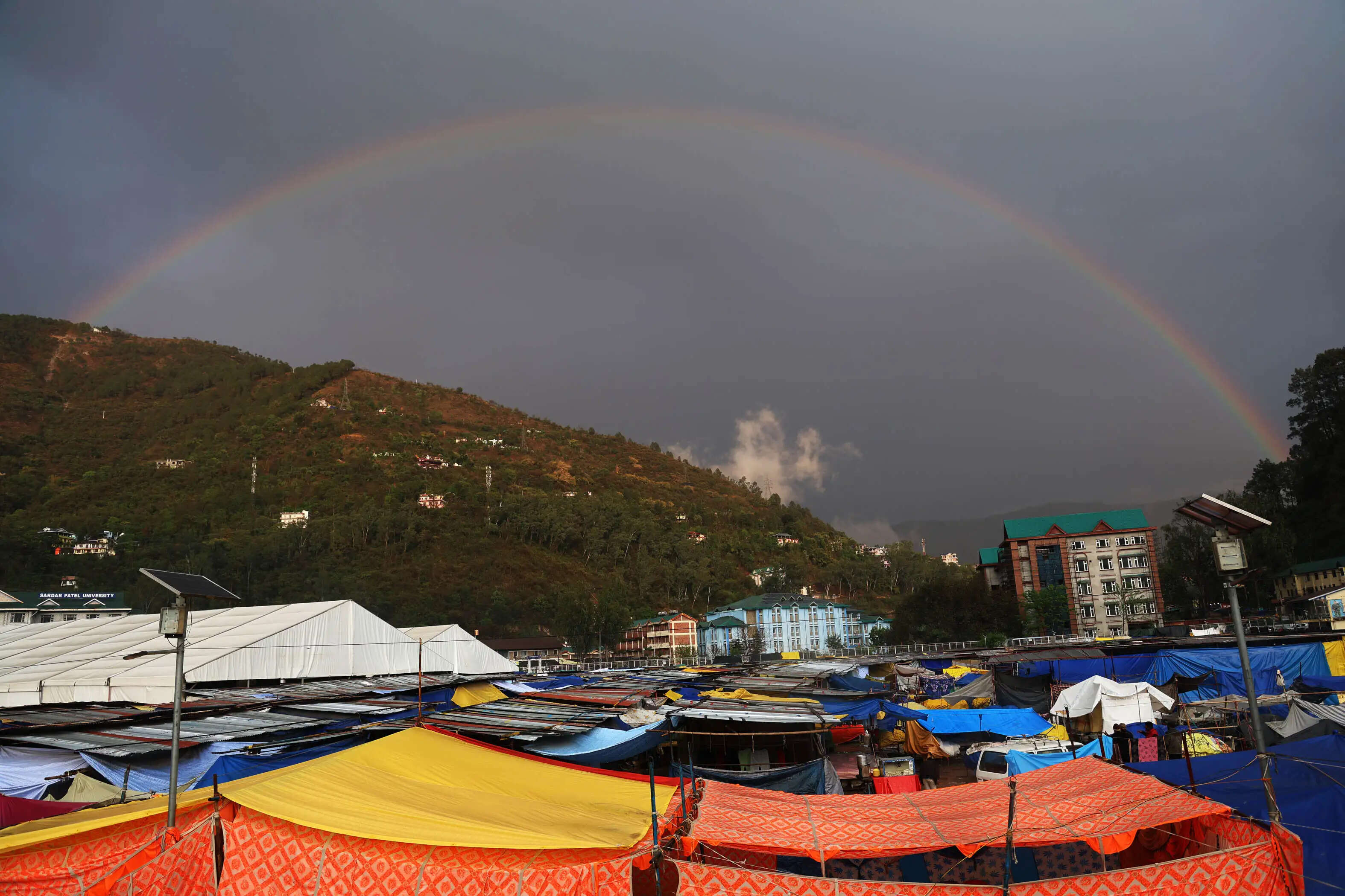 मंडी में झमाझम बारिश, सूखा हुआ खत्म, मार्च महीने में बर्फबारी ने किया निहाल, फसलों को मिली संजीवनी