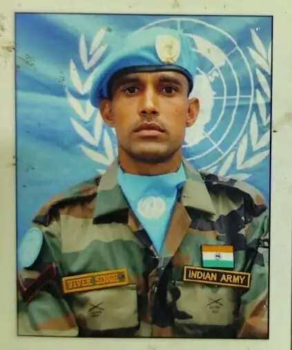 शहादत से शहादत तक: शहीद बिस्मिल और विवेक तोमर को नमन