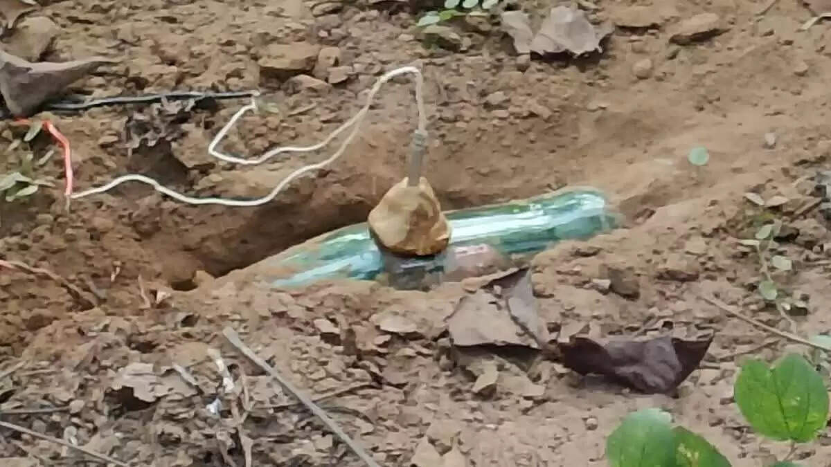 छत्तीसगढ़ के बीजापुर में 10-10 किलो के दो आईईडी बरामद