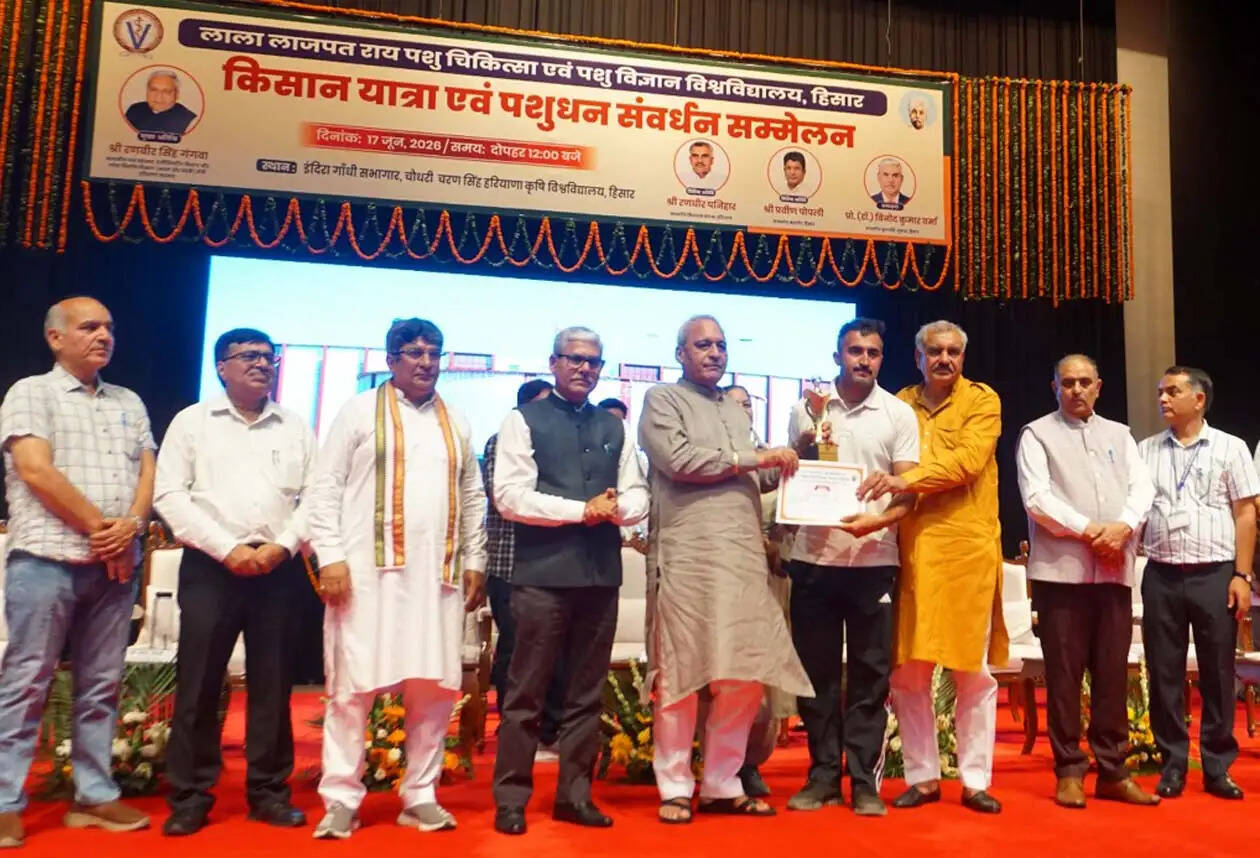 हिसार : पशुपालन को लाभकारी व्यवसाय बनाने के लिए वैज्ञानिक दृष्टिकोण जरूरी : रणबीर गंगवा