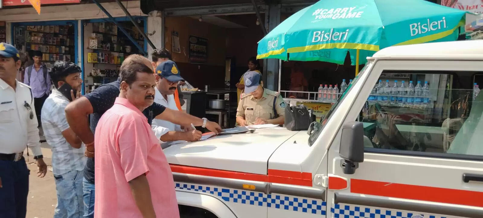 अनूपपुर: यात्री एवं स्कूली बसों का विशेष जांच अभियान: 9 यात्री बसों सें वसूला गया 4500 रुपयें