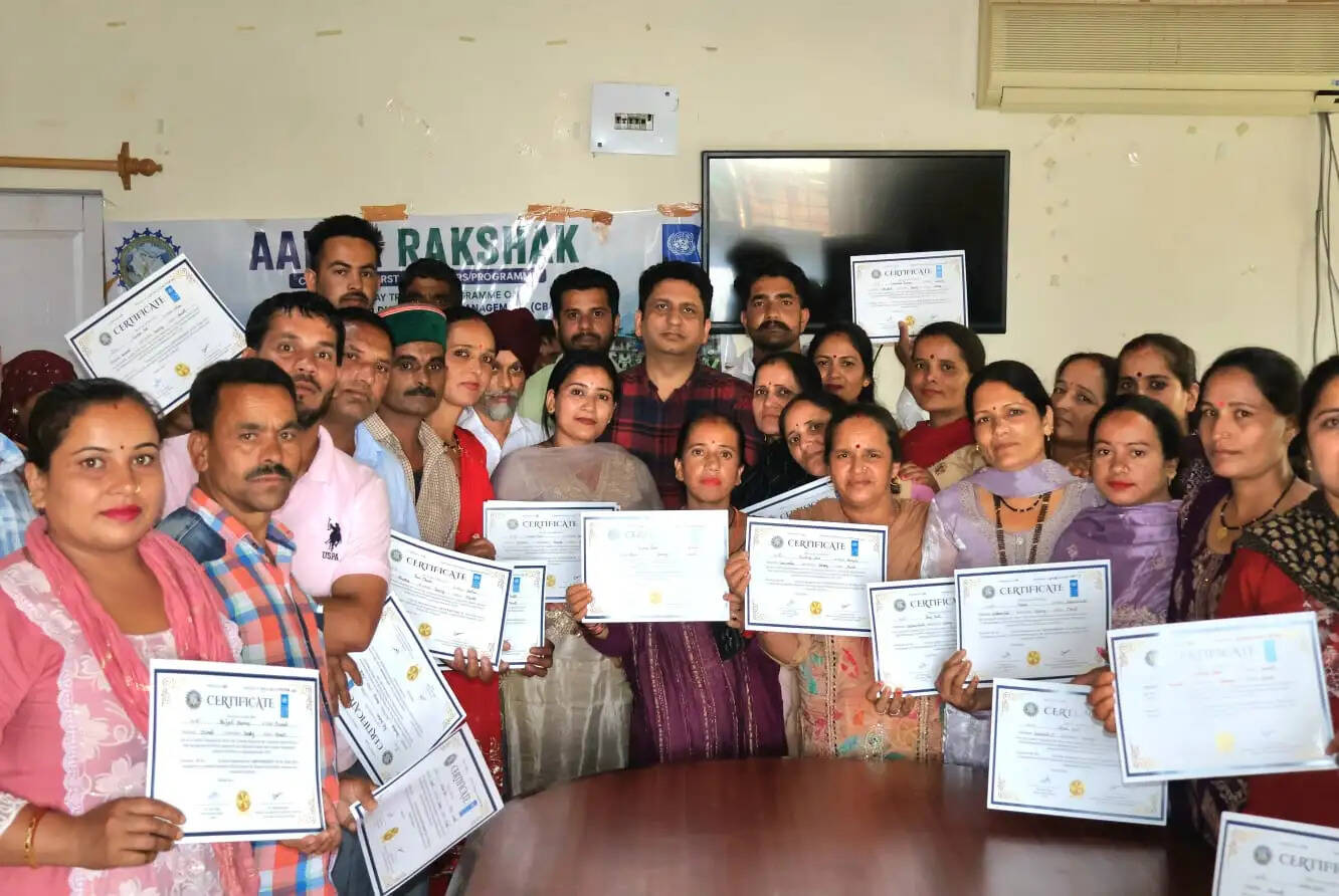 आपदा प्रबंधन कार्यशाला में सिखाए लोगों के जीवन व संपति सुरक्षा में सहयोग के गुर