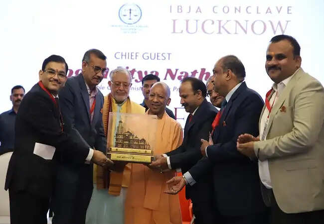 दु:साहसियाें के मंसूबाें को मिनटों में चकनाचूर कर देती है यूपी पुलिस: योगी आदित्यनाथ