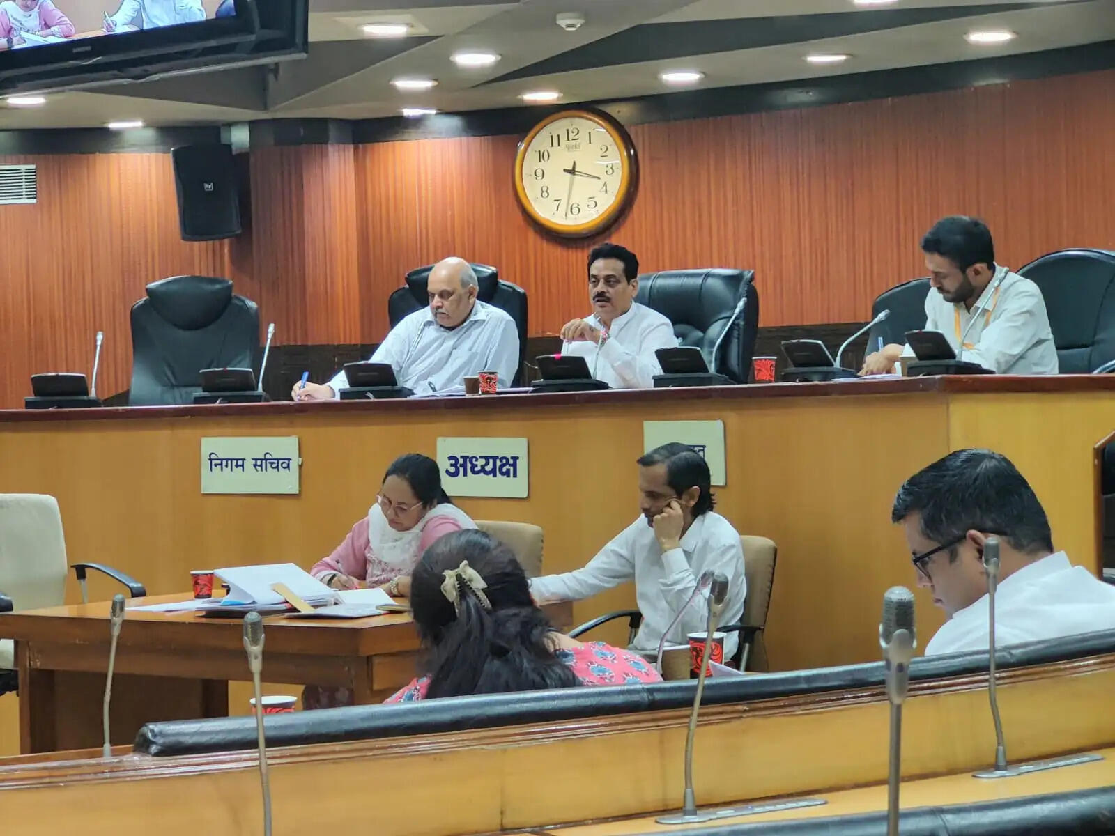 एमसीडी की शिक्षा समिति की बैठक में एक महीने में 50,000 नए दाखिले का लक्ष्य