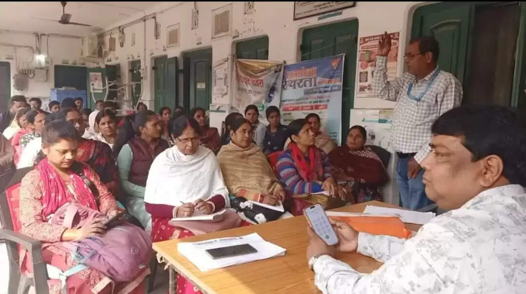 पल्स पोलियो अभियान की सफलता को लेकर पीएचसी में एएनएम की बैठक