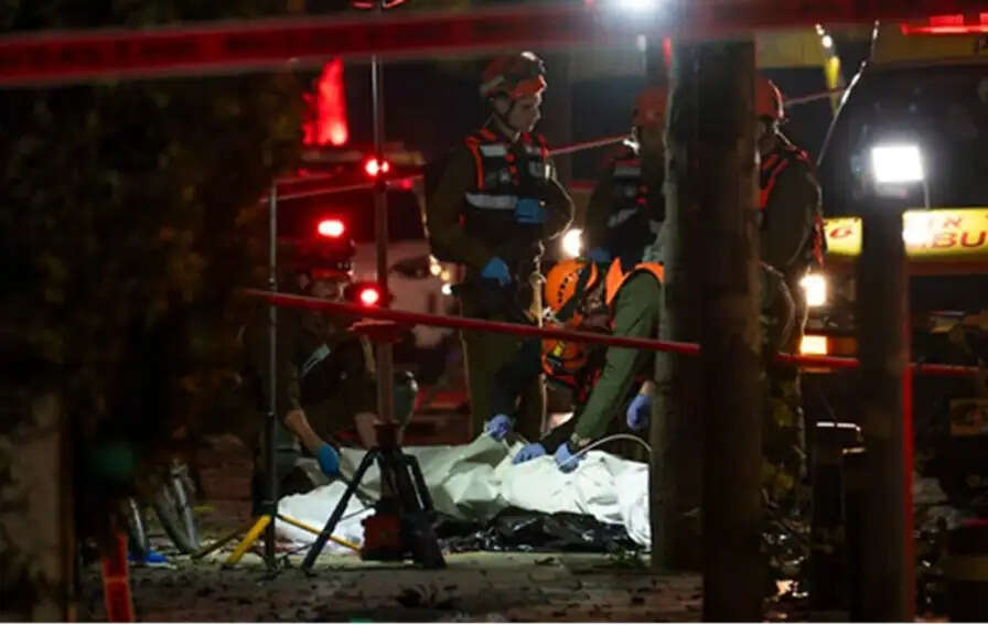 ईरान के परमाणु ठिकानों, इजराइल के कई शहरों पर हवाई हमला