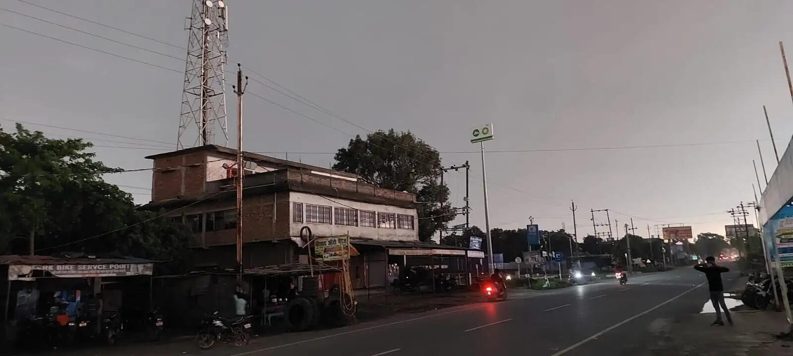रिमझिम फुहारों के साथ हुई बारिश से मौसम हुआ मस्ताना
