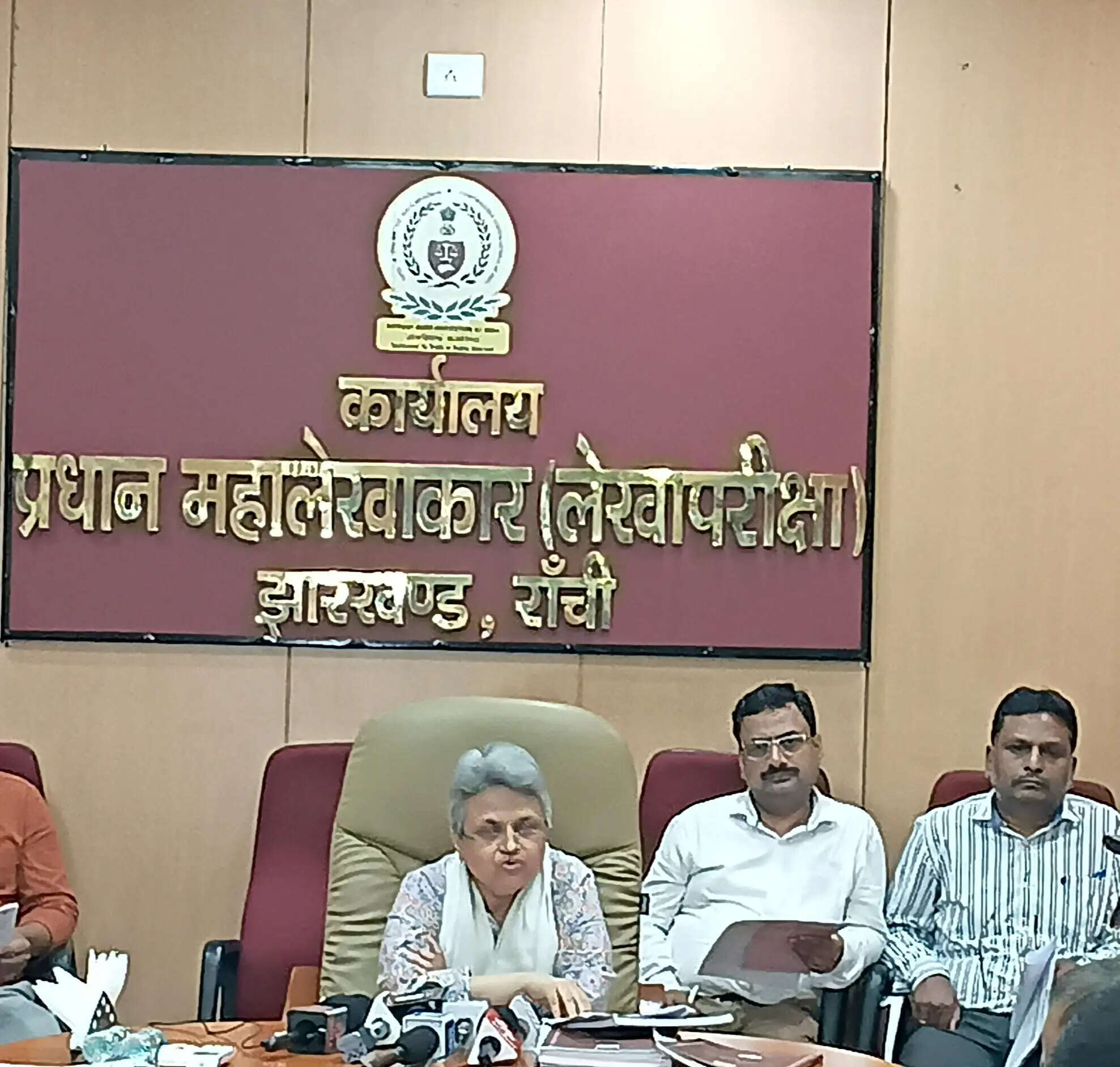 (लीड) पीएम आवास में 6.32 लाख पात्र परिवार वंचित, जल जीवन मिशन की 72&nbsp;प्रतिशत&nbsp;योजनाएं अधूरी : कैग