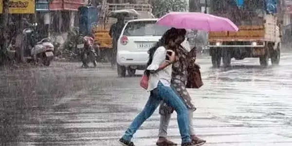 मध्य प्रदेश के इंदौर-उज्जैन संभाग में अगले 48 घंटे भारी बारिश की चेतावनी, आज 12 जिलों में अलर्ट