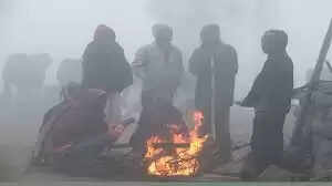 बंगाल की खाड़ी में बना चक्रवाती तूफान दितवाह के असर से छाया बादल, बढी ठंड