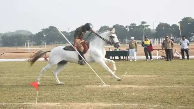 घुड़सवारों ने भाले से टेंट पेगिंग और व्यक्तिगत एलिमिनेशन का किया शानदार प्रदर्शन