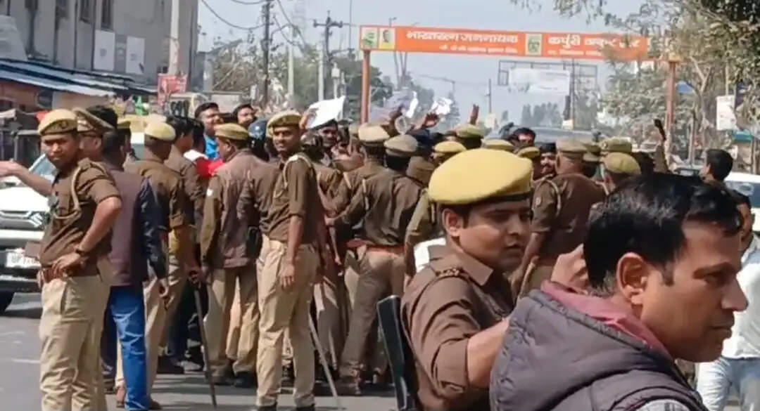 एआई समिट विवाद मामले में कांग्रेस और भाजयुमो नेताओं में टकराव, पुलिस ने संभाला मोर्चा