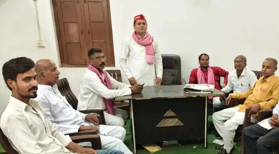 पेट्रोल-डीजल और सीएनजी की मूल्य वृद्धि के विरोध में सपा का प्रदर्शन