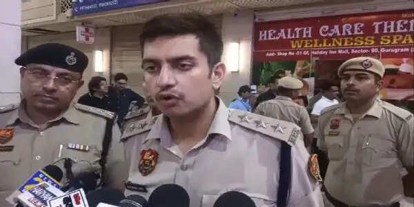 गुरुग्राम के मॉल में 18 स्पा सेंटरों पर पुलिस व महिला आयोग की छापेमारी