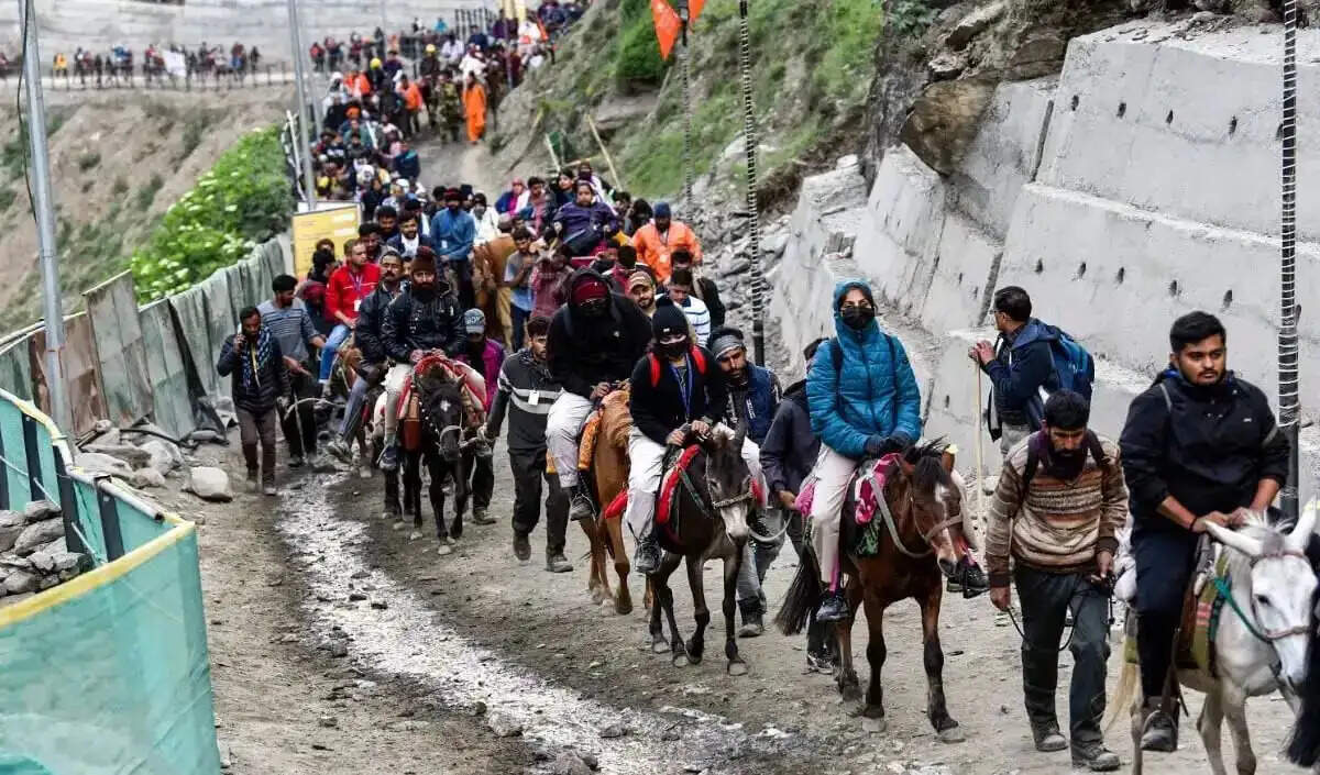 जम्मू से 6,721 अमरनाथ तीर्थयात्रियों का चौथा जत्था रवाना,&nbsp; 87 विदेशी नागरिक भी शामिल