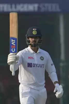 भारत बनाम न्यूजीलैंड : श्रेयस अय्यर ने डेब्यू पर ठोका अपना पहला टेस्ट शतक