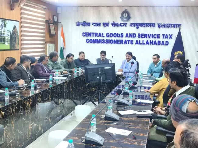 छोटे और मझोले व्यापारियों की जीएसटी समस्याओं के समाधान को लेकर हुई बैठक