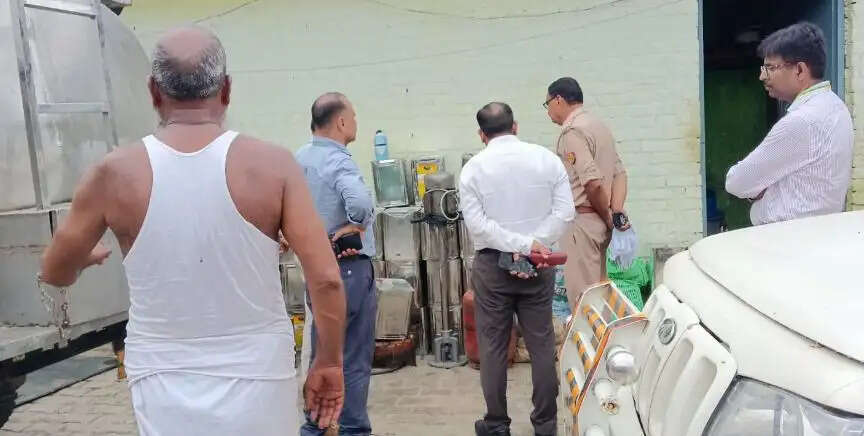 दुग्ध उत्पादों में मिलावट के खिलाफ अभियान में 42 डेयरी इकाइयों पर छापे
