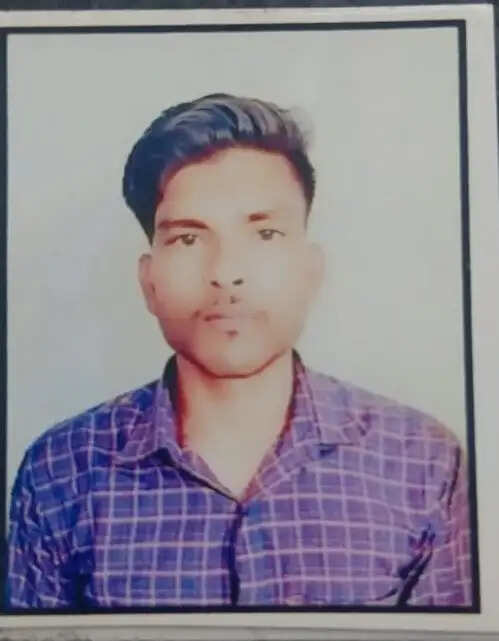बिजली पोल से तार जोड़ने के दौरान करंट लगने से युवक की मौत