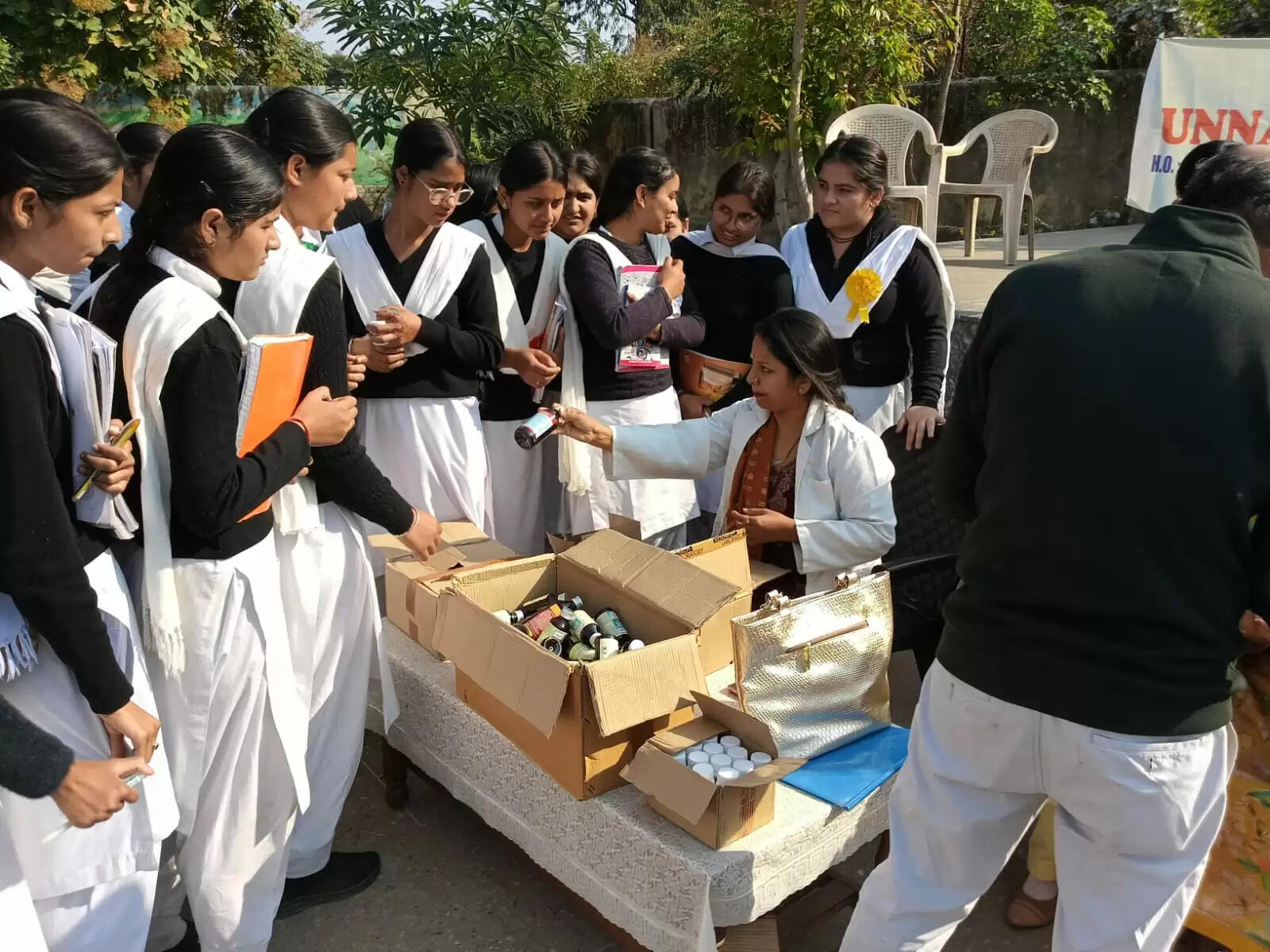 सर्वाइकल कैंसर पर जागरूकता लेक्चर, लगाया मेडिकल कैंप