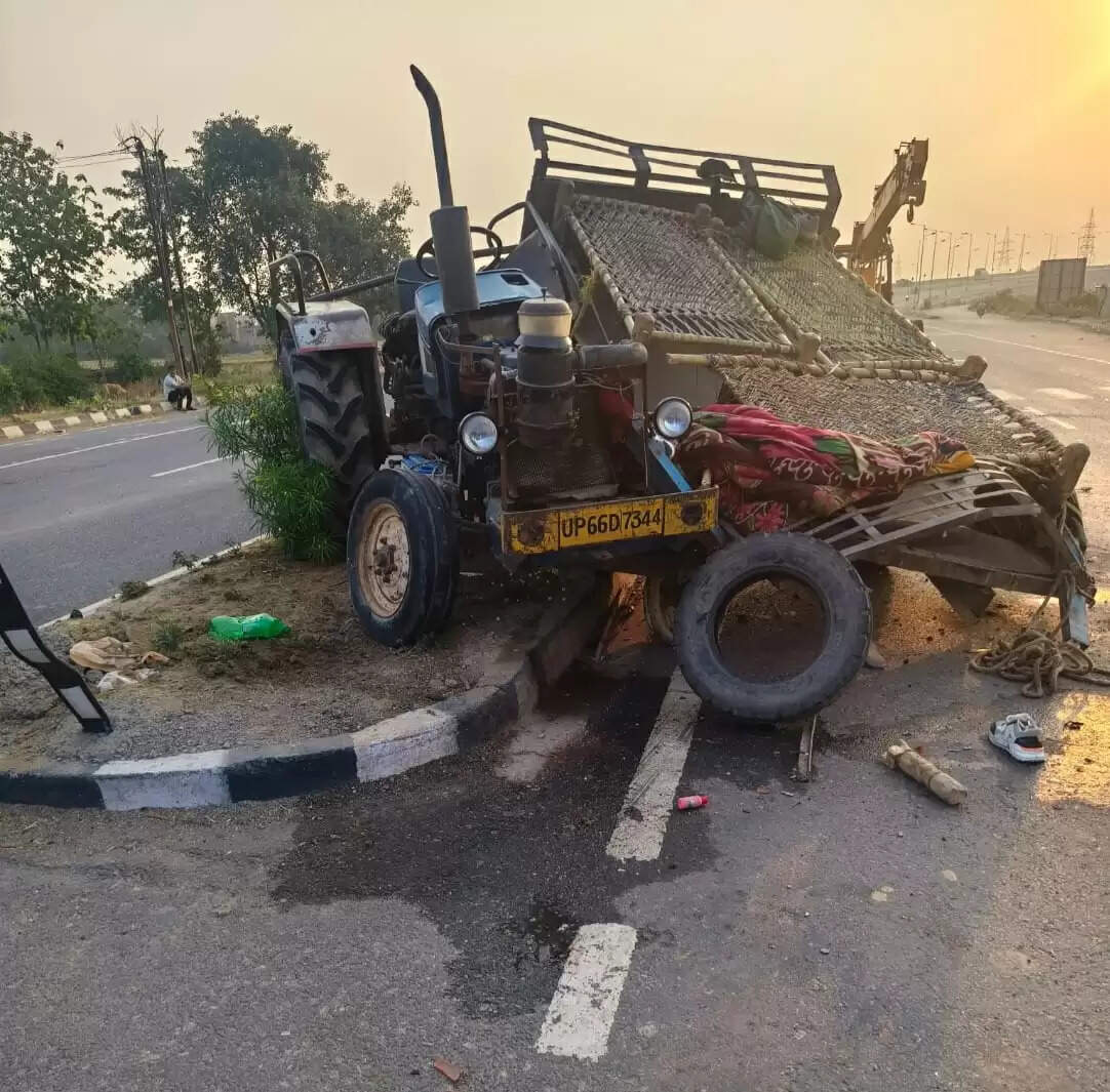 हाइवे पर खड़ी ट्रैक्टर-ट्राली को ट्रक ने मारी टक्कर, दो की मौत