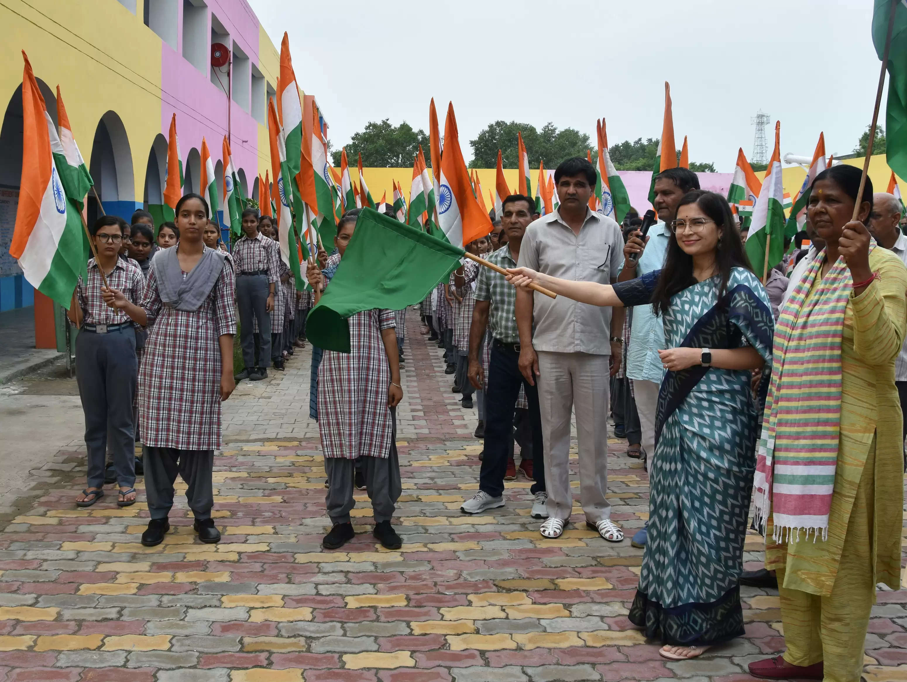 झज्जर : जिले में देशभक्ति की लहर, दूसरे दिन शहर में निकाली तिरंगा यात्रा