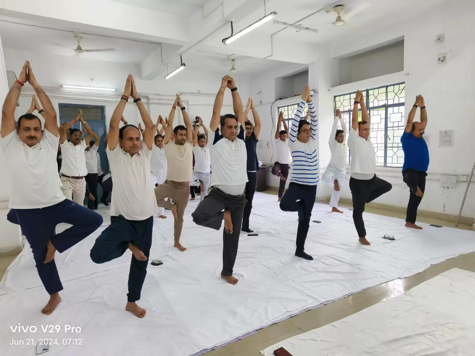 जिला जज की अध्यक्षता में योग कार्यक्रम आयोजित