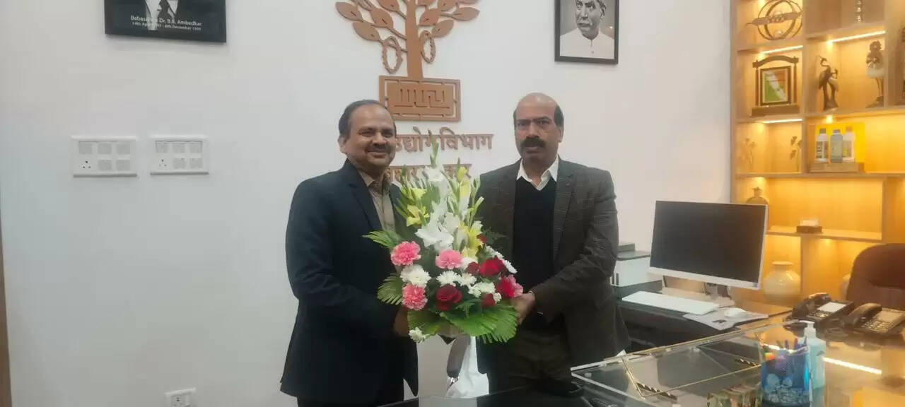 गन्ना उद्योग विभाग के प्रधान सचिव के सेंथिल कुमार ने ग्रहण किया पदभार