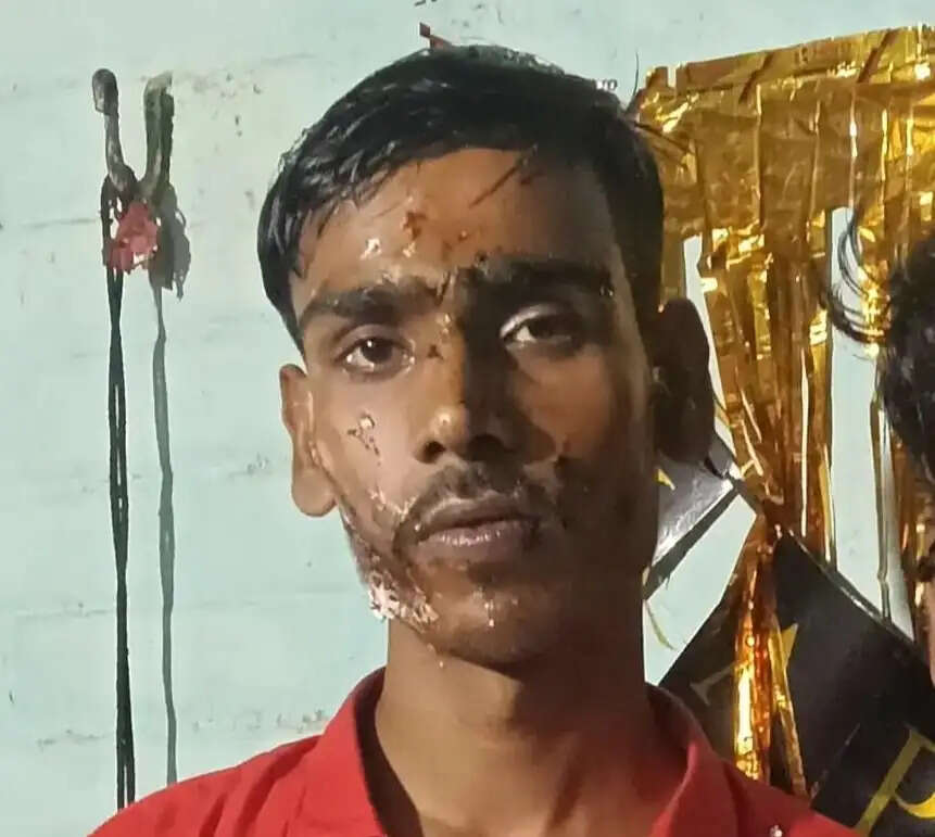 औरैया में मोबाइल फाेन पर धमकी के बाद युवक ने फांसी लगाकर दी जान, ऑडियो-वीडियो रिकॉर्डिंग की जांच में जुटी पुलिस