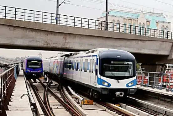 गुरुग्राम में बिजली की खराबी में थामे रैपिड मेट्रो के पहिये