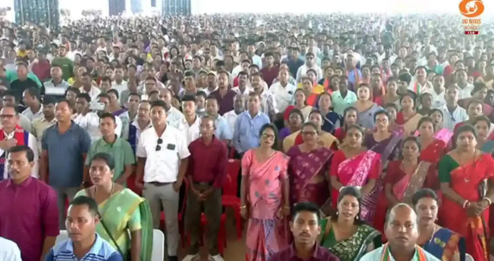 (लीड) हिमंत बिस्व सरमा लगातार दूसरी बार असम के मुख्यमंत्री बने, राज्यपाल ने दिलाई शपथ