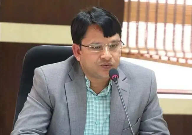 वर्षा पूर्व सड़क, पुल एवं भवनों के संधारण का कार्य करें पूर्ण : प्रबंधक संचालक यादव