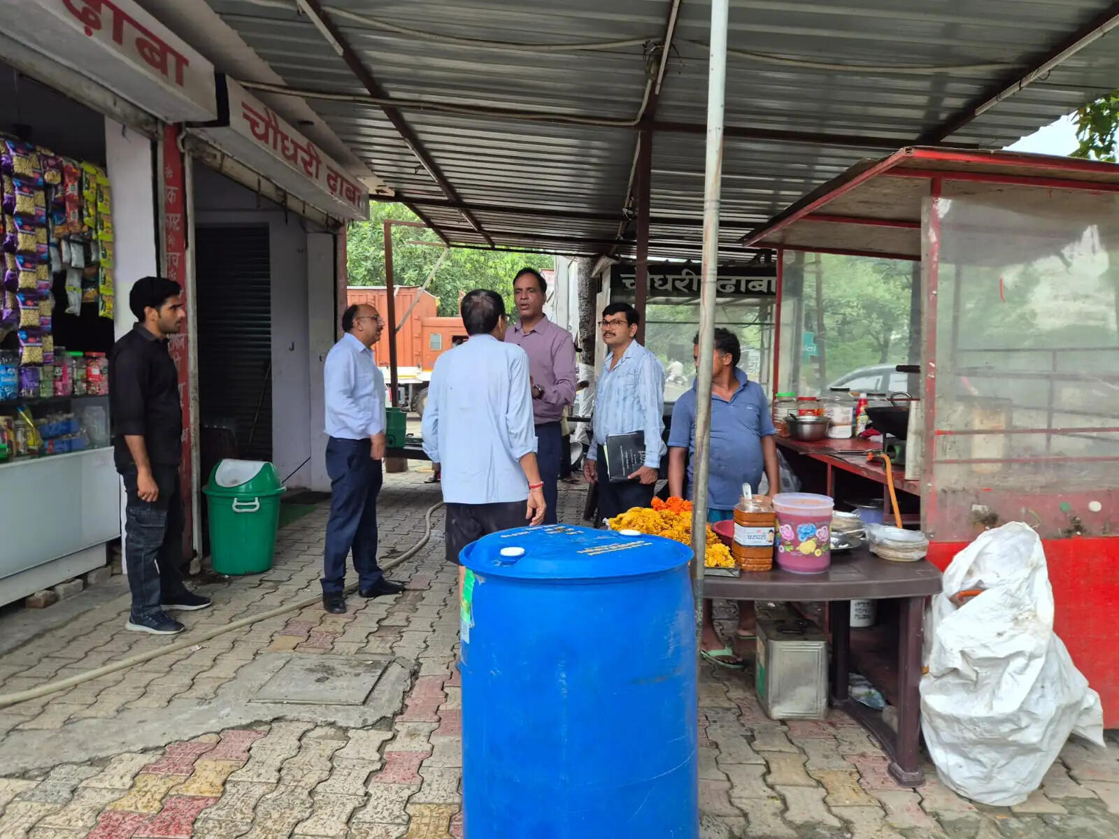 कांवड़ मेला: खाद्य सुरक्षा विभाग का सघन अभियान, 9 प्रतिष्ठानों को नोटिस, 6 नमूने जांच को भेजे