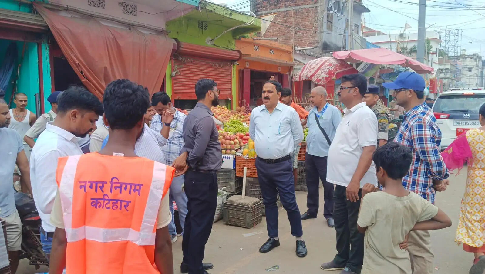 न्यू मार्केट में सिंगल यूज प्लास्टिक के खिलाफ महाअभियान, थैलियां व डिस्पोजल जब्त