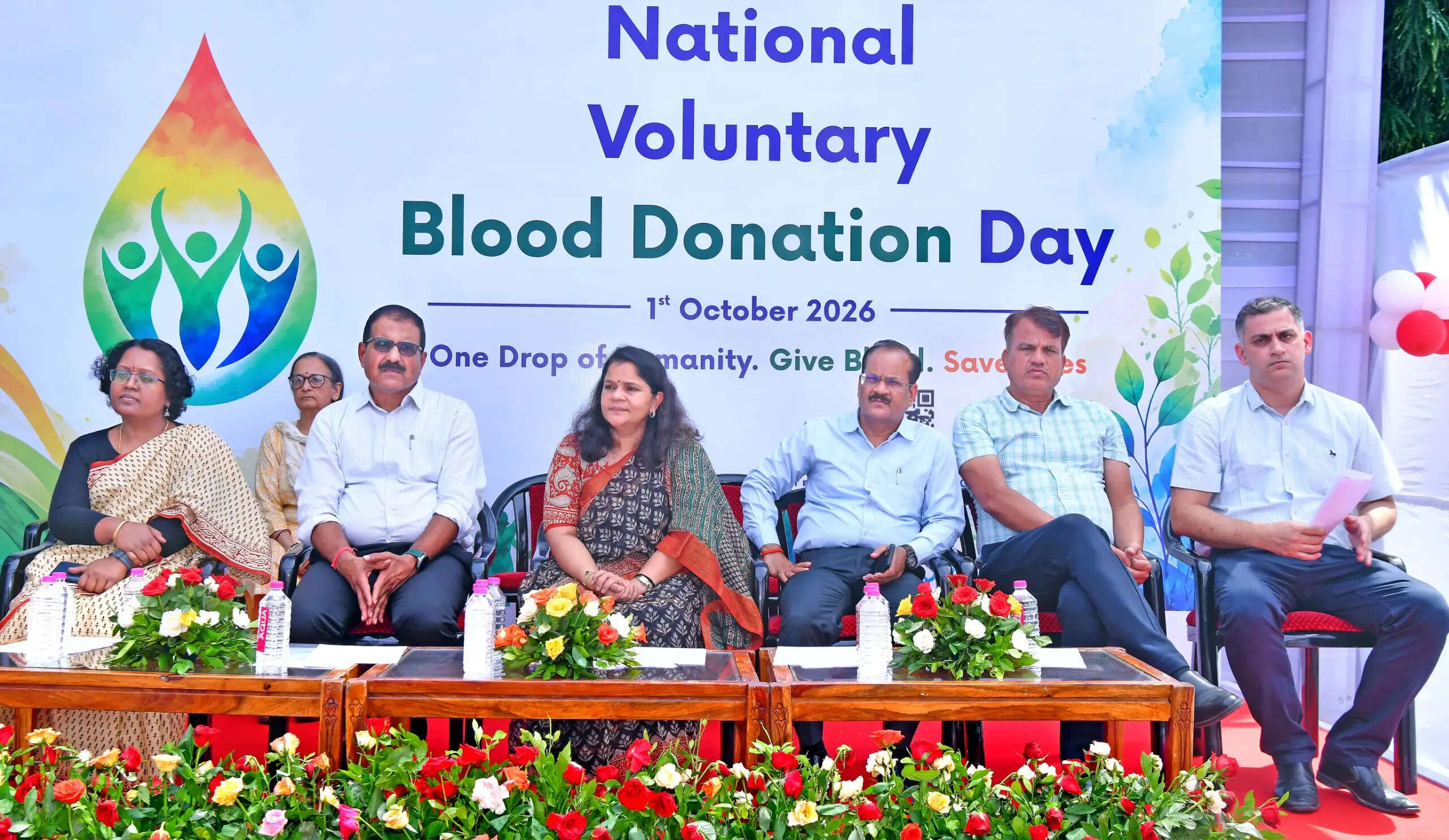 प्रमुख शासन सचिव ने किया स्वास्थ्य भवन में रक्तदान शिविर का उद्घाटन