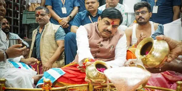 मप्रः मुख्यमंत्री डॉ. यादव ने श्री अंगारेश्वर महादेव का किया पंचामृत अभिषेक