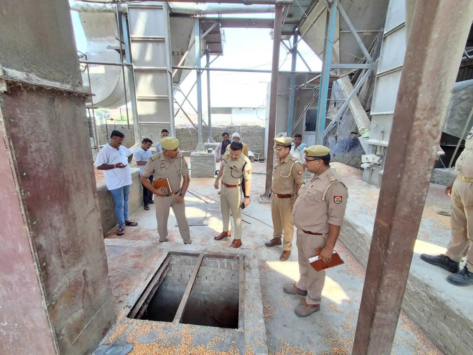संभल : राइस मिल में विषैली गैस रिसाव की चपेट में आए दो कर्मियों की मौत, मुख्यमंत्री योगी ने जताया दुख
