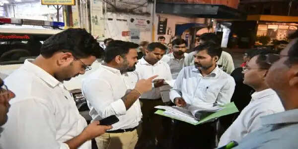 दीपावली से पहले शहर की सड़कें दुरुस्त होंगी, 20-25 दिन में काम हो पूरा : जिलाधिकारी