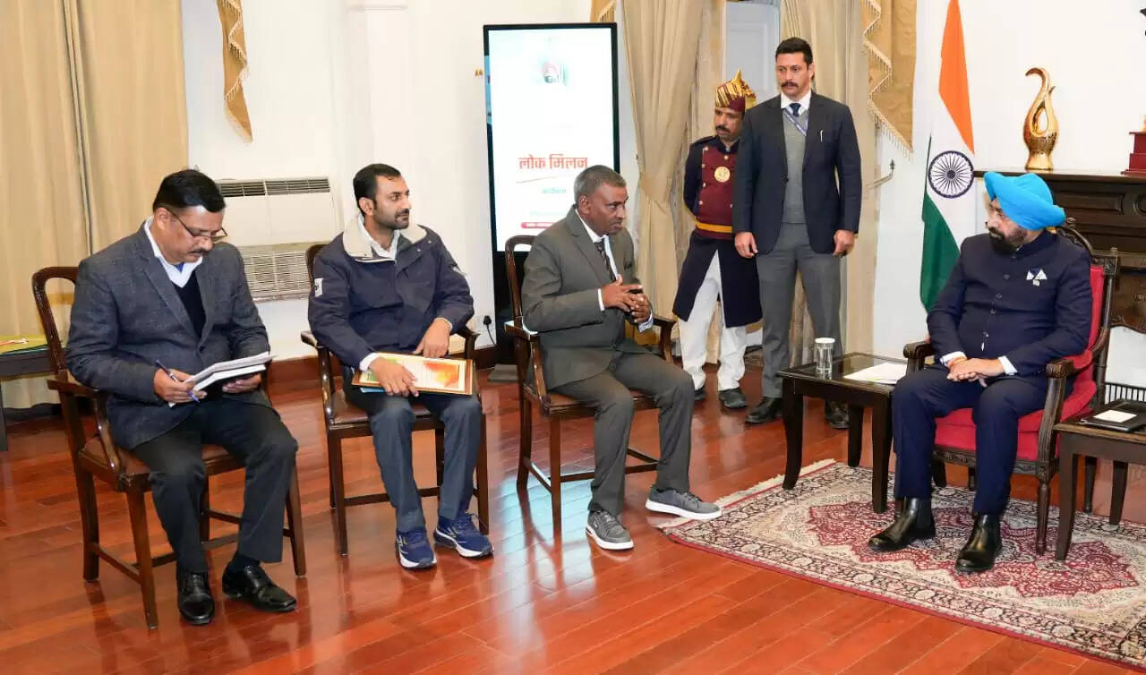 राज्यपाल ने जन समस्याओं के शीघ्र निस्तारण के दिए निर्देश