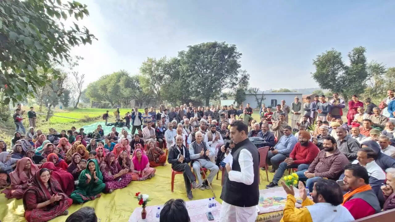 जसरोटिया ने जुथाना में नवनिर्मित खेल मैदान का किया उद्घाटन, कहा खेल मैदान एक स्वस्थ अनुशासित आत्मविश्वासी पीढ़ी का निर्माण करते हैं